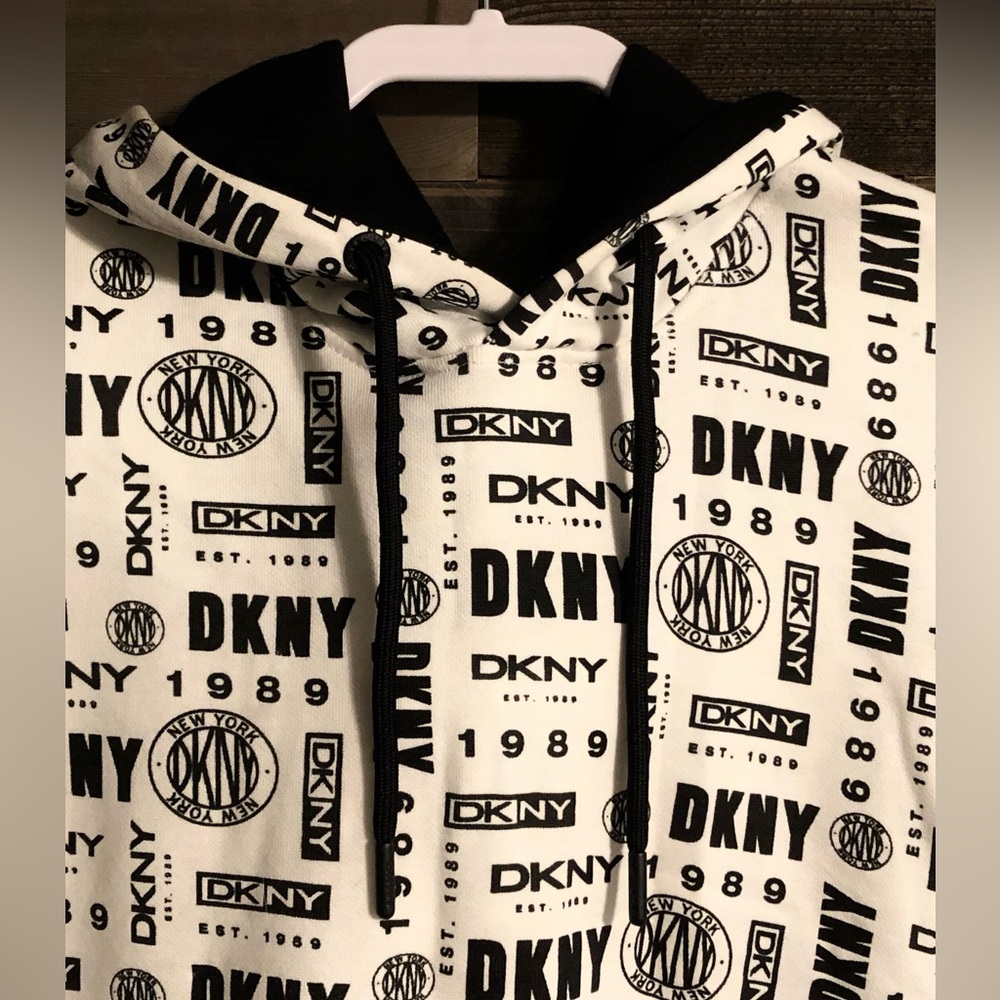 New XL DKNY Men’s Logo Hoodie Black and White Greyscale Minimalist Streetwear